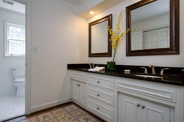 1111 Parkins Mill Road Greenville, SC 29607 - Photo 11 of 17