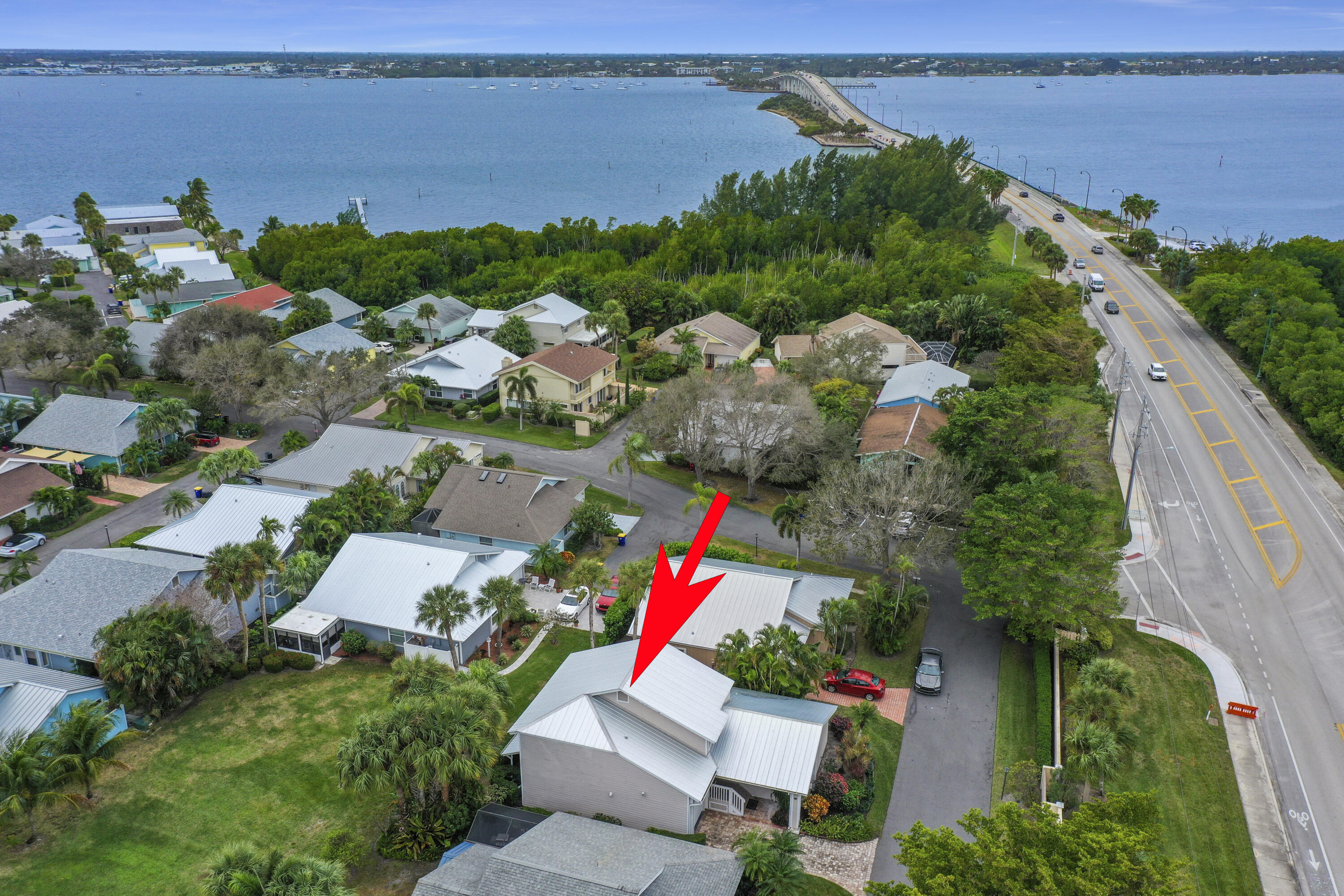 3272 Northeast Spinnaker Way  