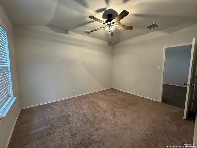 $2,000 | 257 Middle Grn Loop, Floresville, TX 78114