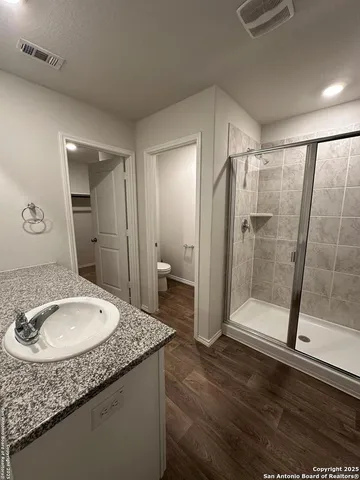 $2,000 | 257 Middle Grn Loop, Floresville, TX 78114