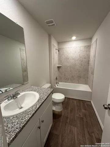 $2,000 | 257 Middle Grn Loop, Floresville, TX 78114