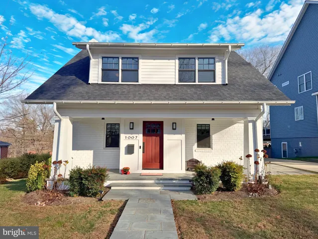 $1,900,000 | 1007 North Sycamore Street, Falls Church, VA 22046
