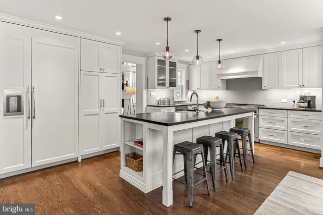 $1,900,000 | 1007 North Sycamore Street, Falls Church, VA 22046