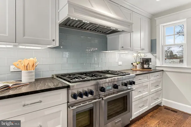 $1,900,000 | 1007 North Sycamore Street, Falls Church, VA 22046