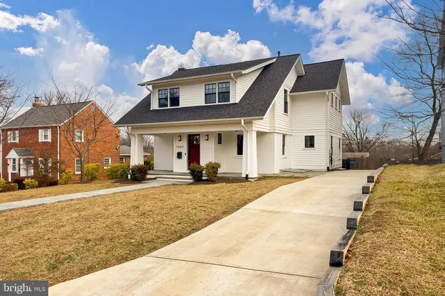 $1,900,000 | 1007 North Sycamore Street, Falls Church, VA 22046