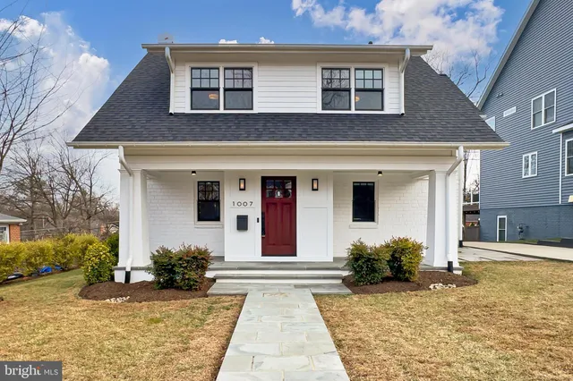 $1,900,000 | 1007 North Sycamore Street, Falls Church, VA 22046
