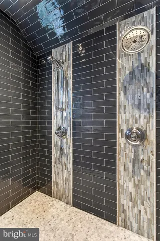 $1,900,000 | 1007 North Sycamore Street, Falls Church, VA 22046