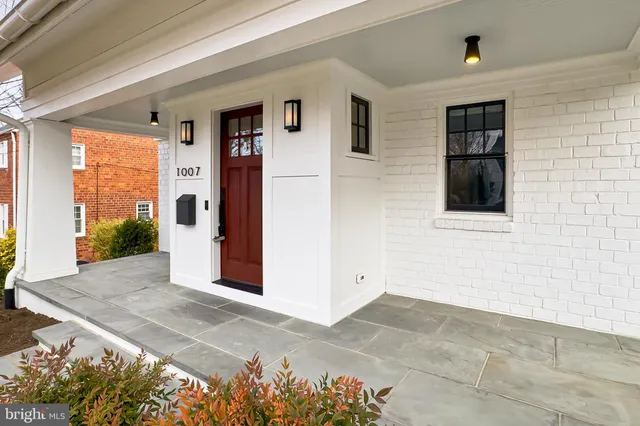 $1,900,000 | 1007 North Sycamore Street, Falls Church, VA 22046