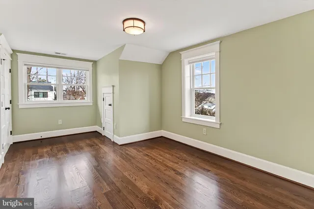 $1,900,000 | 1007 North Sycamore Street, Falls Church, VA 22046