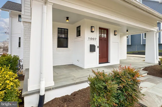 $1,900,000 | 1007 North Sycamore Street, Falls Church, VA 22046