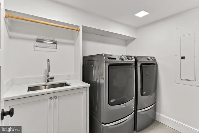 $1,900,000 | 1007 North Sycamore Street, Falls Church, VA 22046