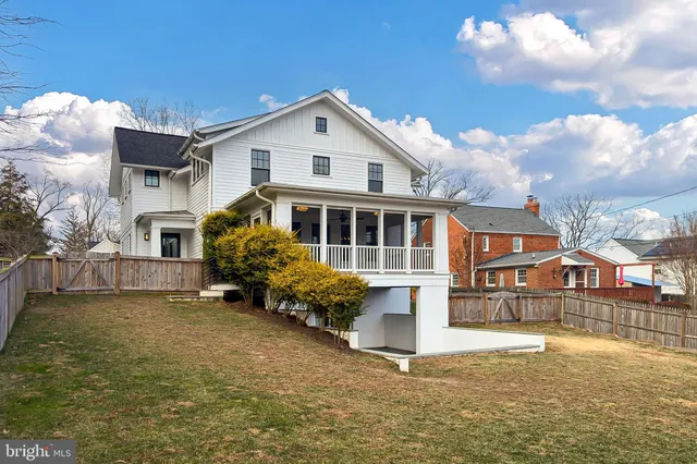 $1,900,000 | 1007 North Sycamore Street, Falls Church, VA 22046