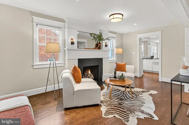 $1,900,000 | 1007 North Sycamore Street, Falls Church, VA 22046