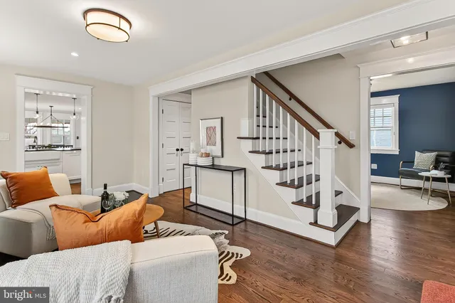 $1,900,000 | 1007 North Sycamore Street, Falls Church, VA 22046