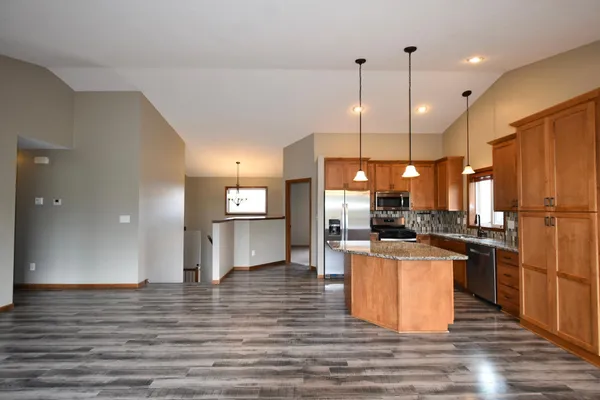 $474,900 | 887 Golfview Avenue, Zumbrota, MN 55992