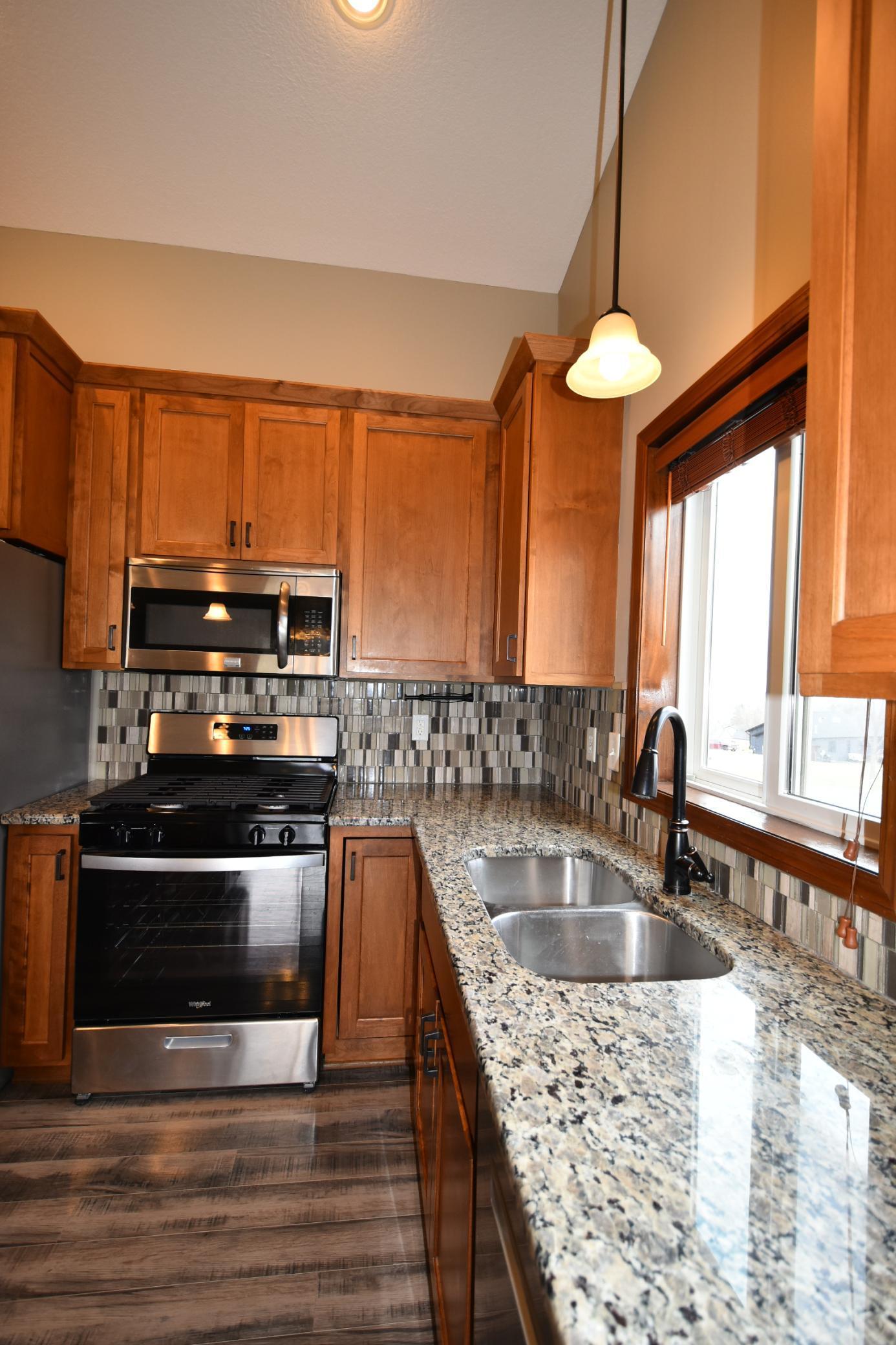887 Golfview Avenue Zumbrota, MN 55992 - Photo 14 of 42