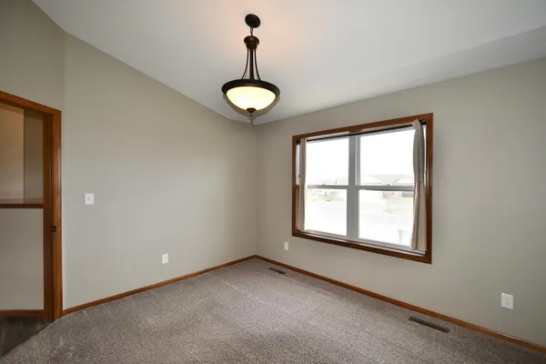 $474,900 | 887 Golfview Avenue, Zumbrota, MN 55992