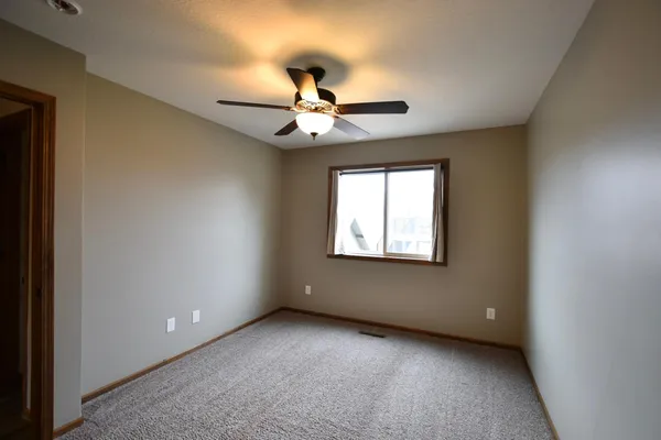 $474,900 | 887 Golfview Avenue, Zumbrota, MN 55992