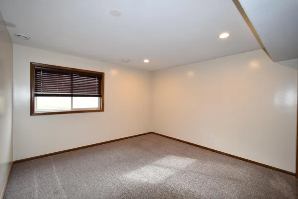 $474,900 | 887 Golfview Avenue, Zumbrota, MN 55992