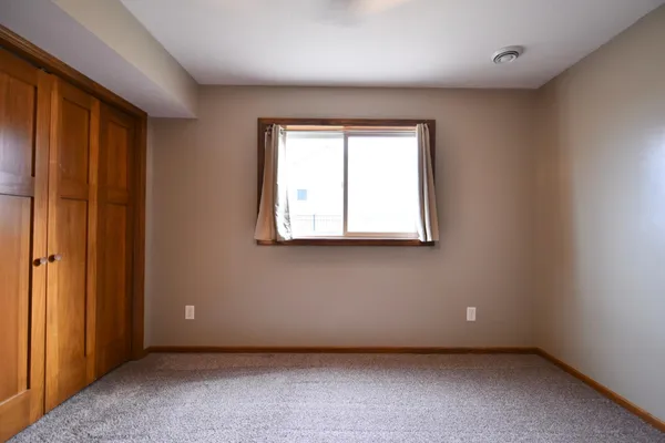 $474,900 | 887 Golfview Avenue, Zumbrota, MN 55992