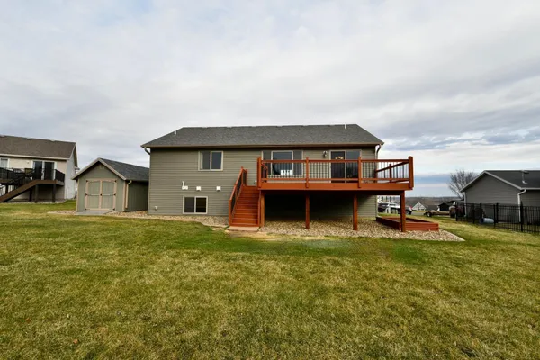 $474,900 | 887 Golfview Avenue, Zumbrota, MN 55992