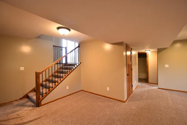 $474,900 | 887 Golfview Avenue, Zumbrota, MN 55992