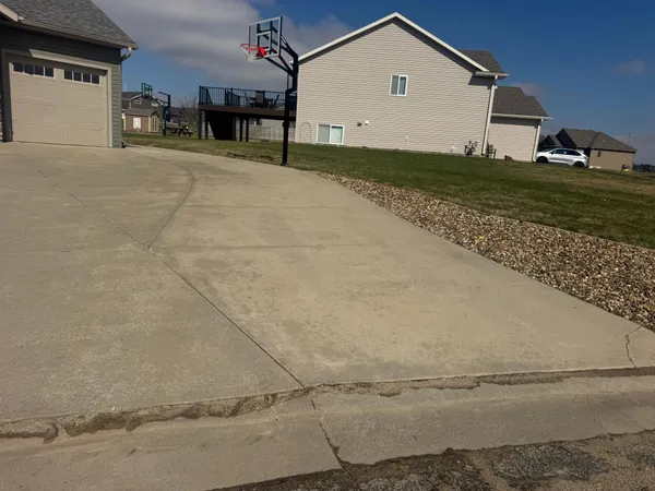 $474,900 | 887 Golfview Avenue, Zumbrota, MN 55992