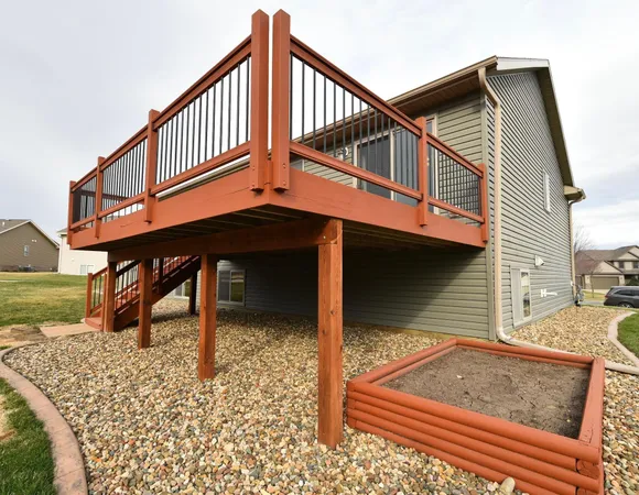 $474,900 | 887 Golfview Avenue, Zumbrota, MN 55992