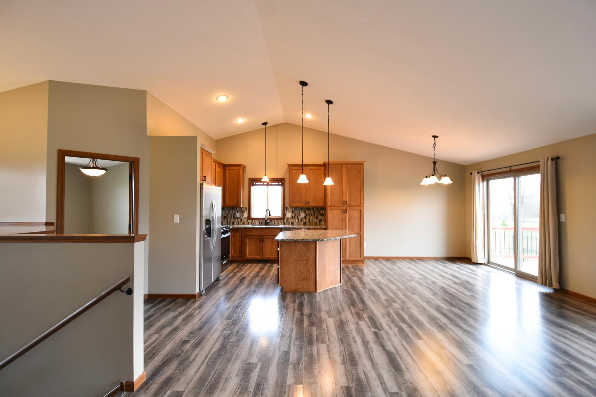 887 Golfview Avenue Zumbrota, MN 55992 - Photo 9 of 42