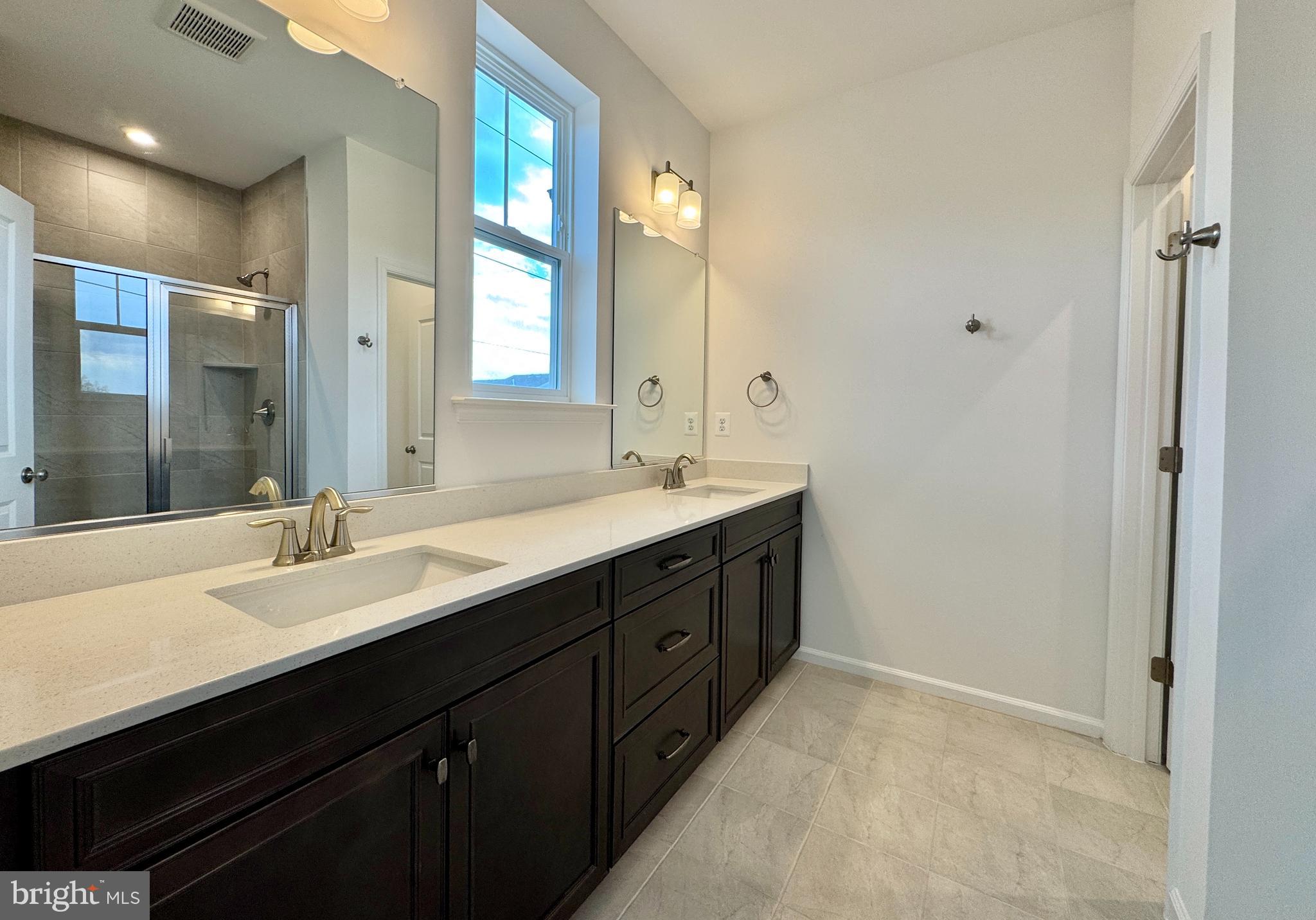 2607 River Birch Road Herndon, VA 20171 - Photo 11 of 18 Primary Bath