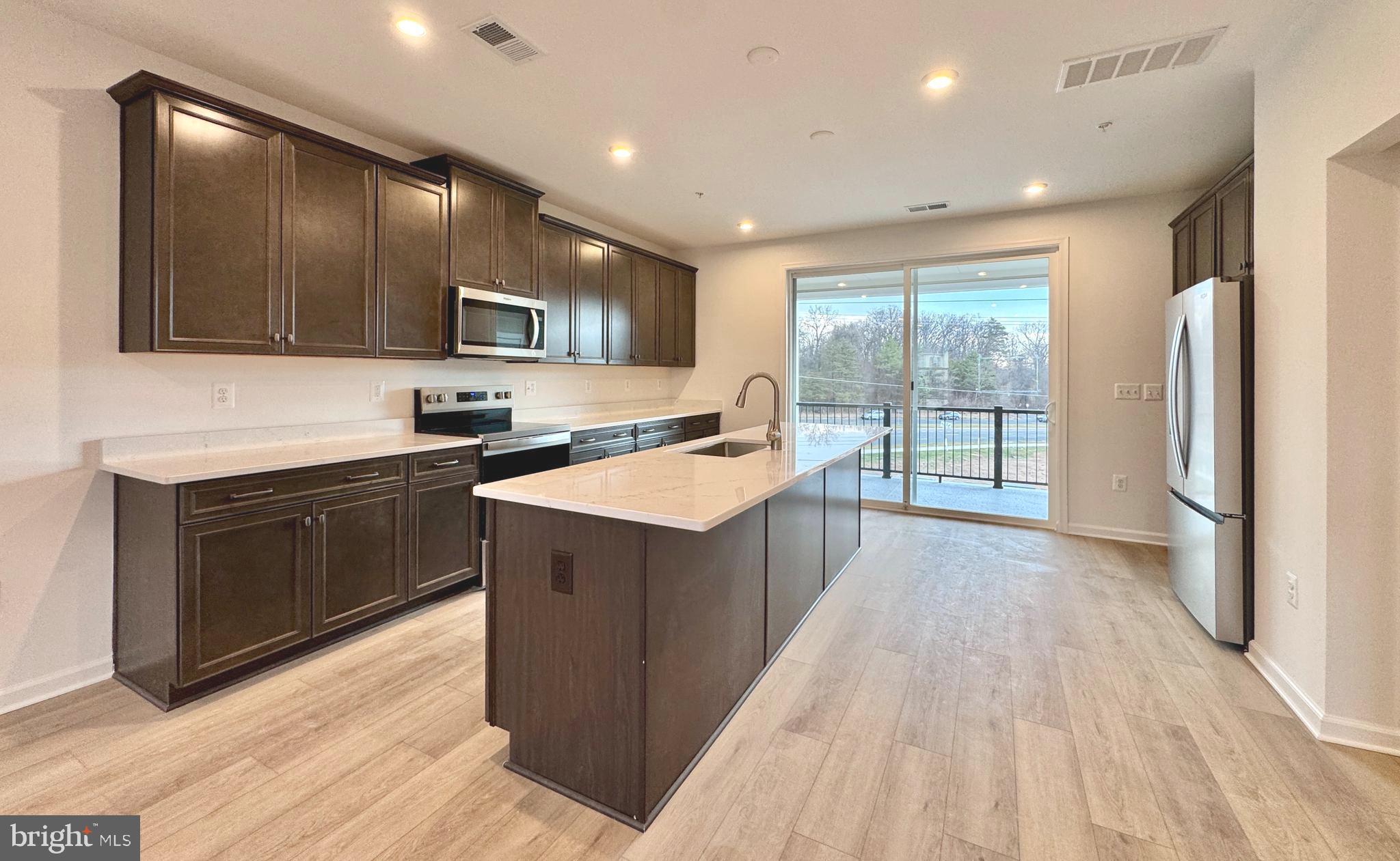 2607 River Birch Road Herndon, VA 20171 - Photo 4 of 18 Kitchen