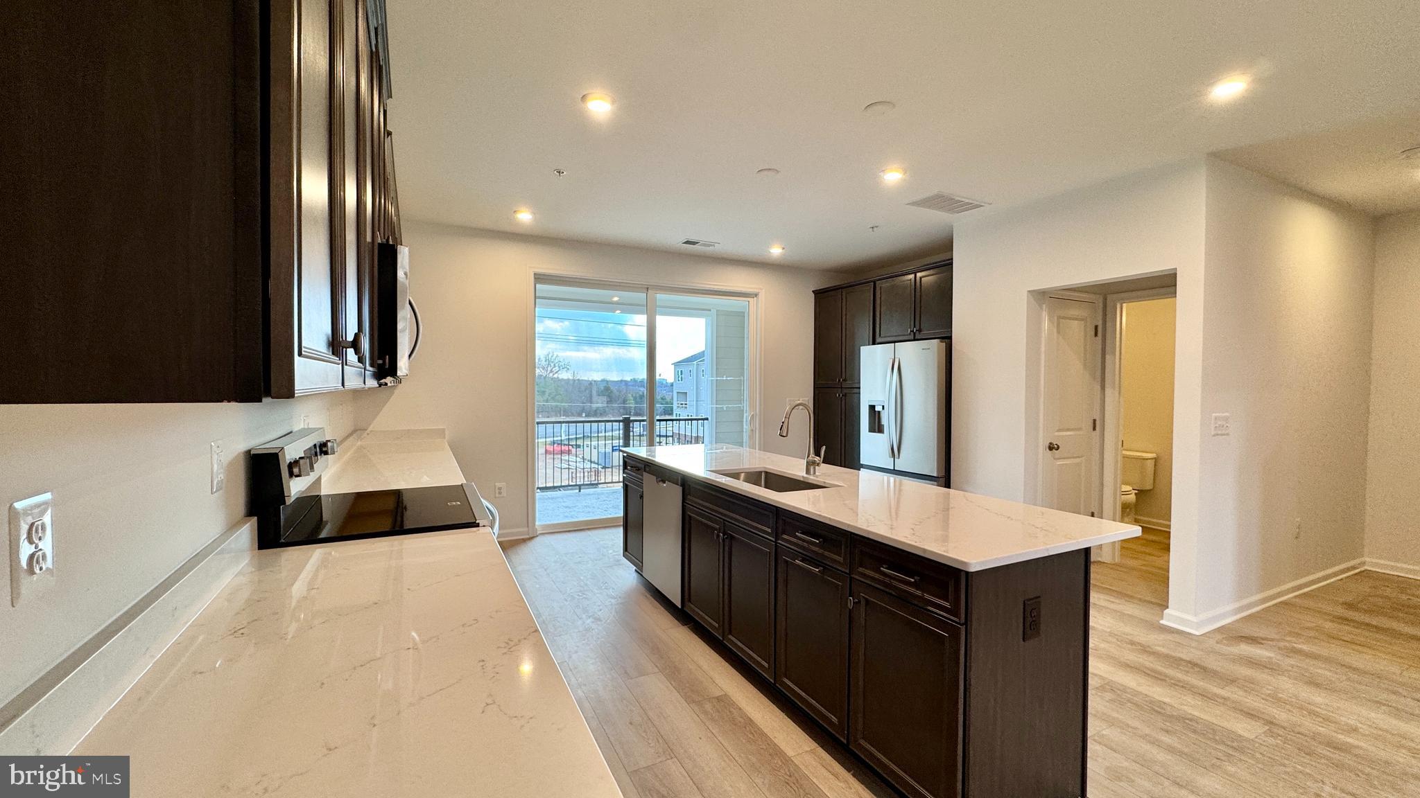 2607 River Birch Road Herndon, VA 20171 - Photo 6 of 18 Kitchen