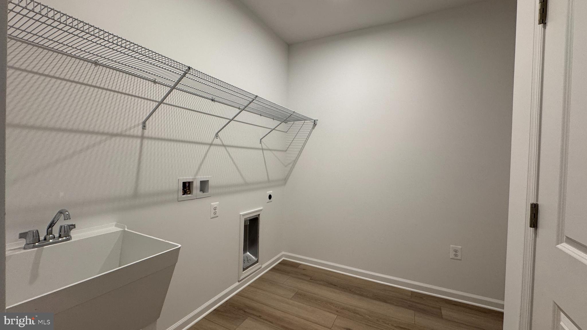 2607 River Birch Road Herndon, VA 20171 - Photo 9 of 18 Laundry