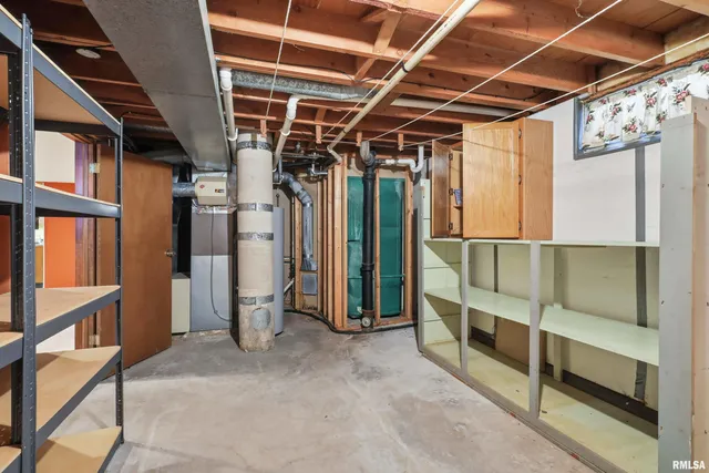 $179,900 | 1508 32nd Street, Moline, IL 61265