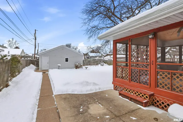 $179,900 | 1508 32nd Street, Moline, IL 61265