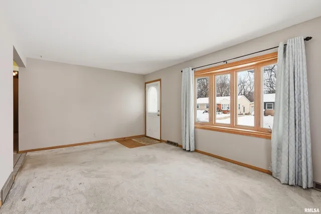 $179,900 | 1508 32nd Street, Moline, IL 61265