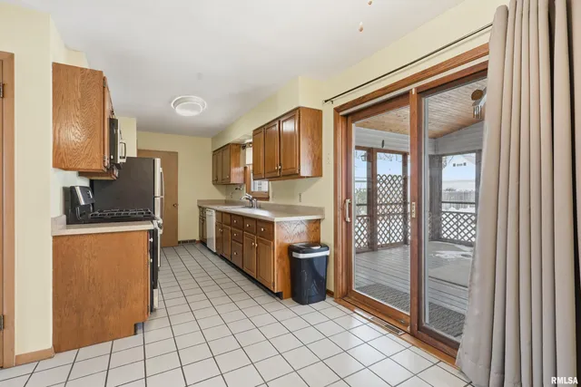 $179,900 | 1508 32nd Street, Moline, IL 61265