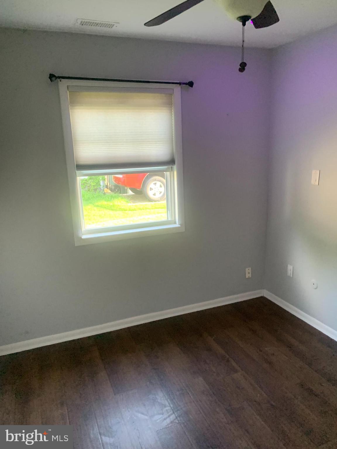 956 North Beecham Road Williamstown, NJ 08094 - Photo 14 of 17 an empty room with a window
