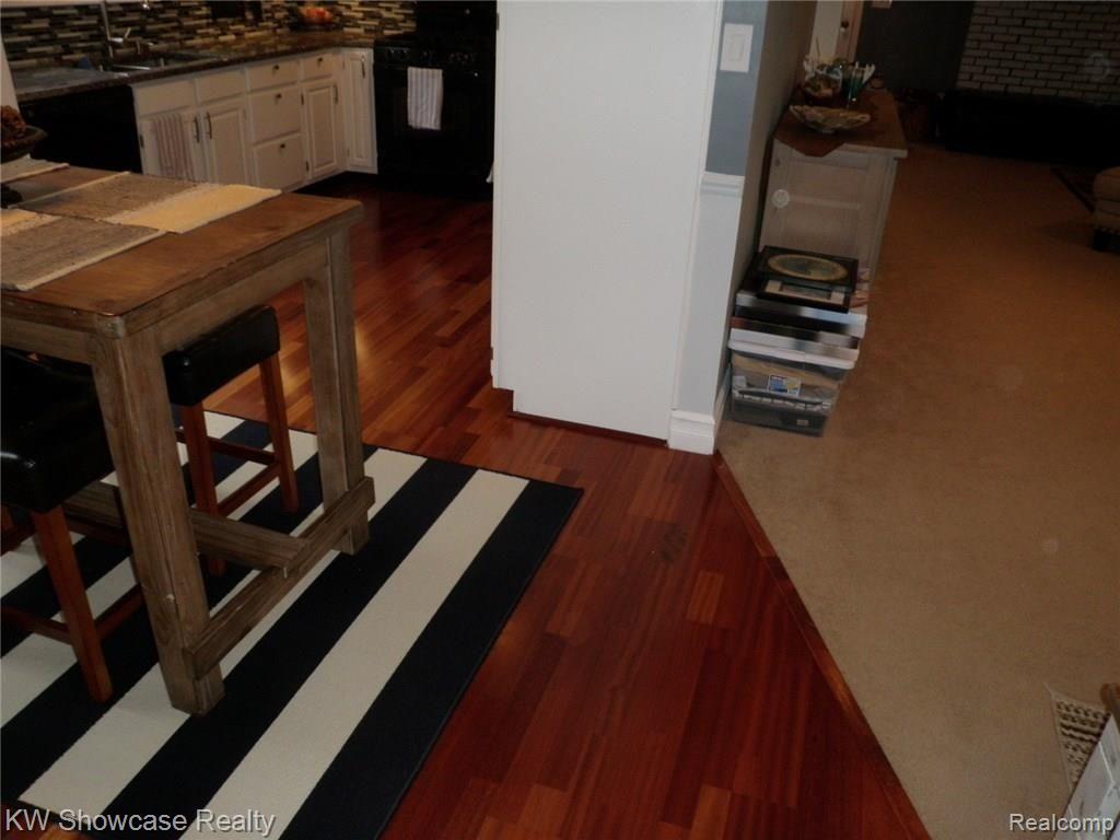 1971 Henbert Road West Bloomfield, MI 48324 - Photo 17 of 30 P1010018.JPG