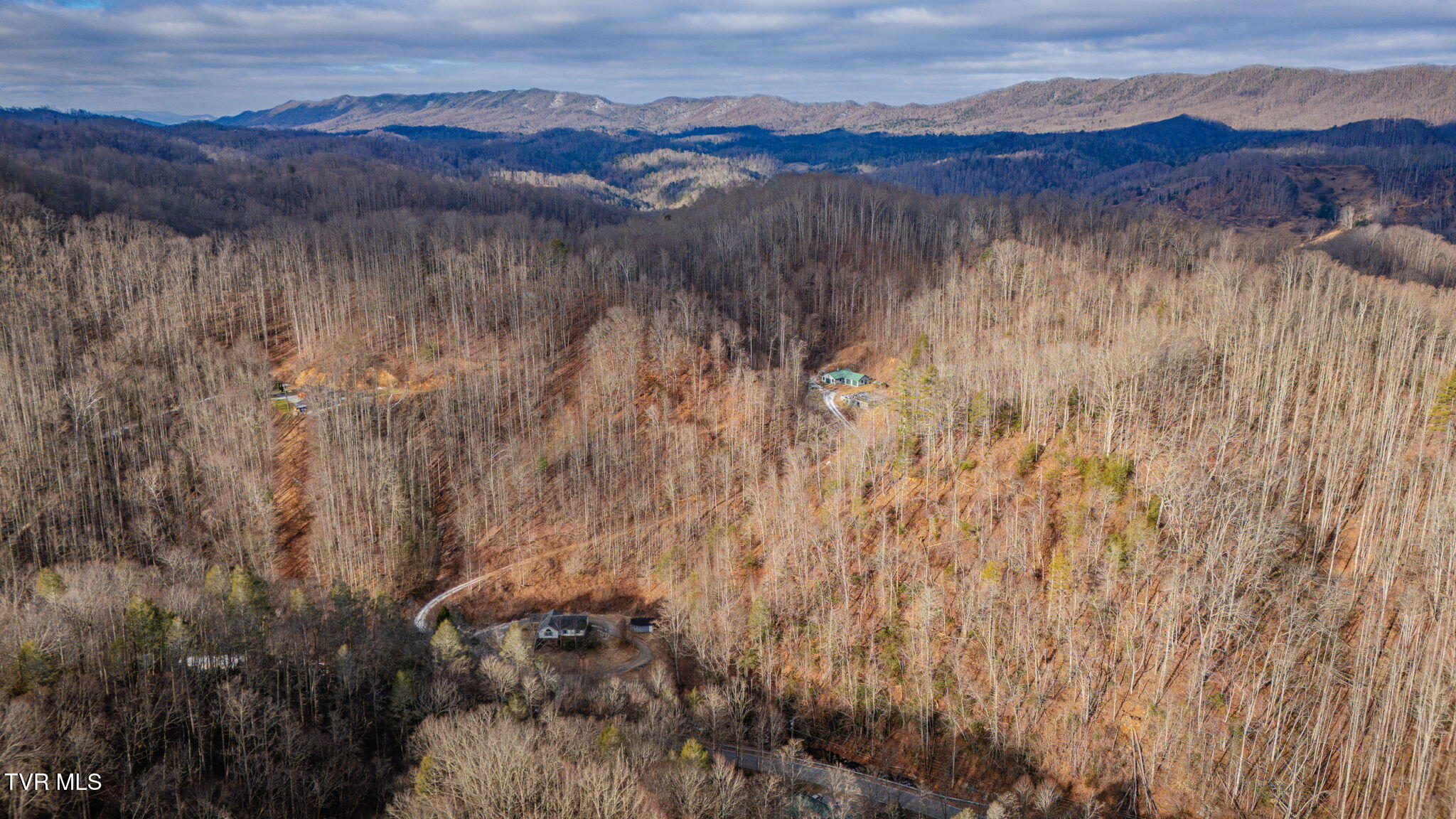 228 Tiger Creek Road Roan Mountain, TN 37687 - Photo 30 of 38 109