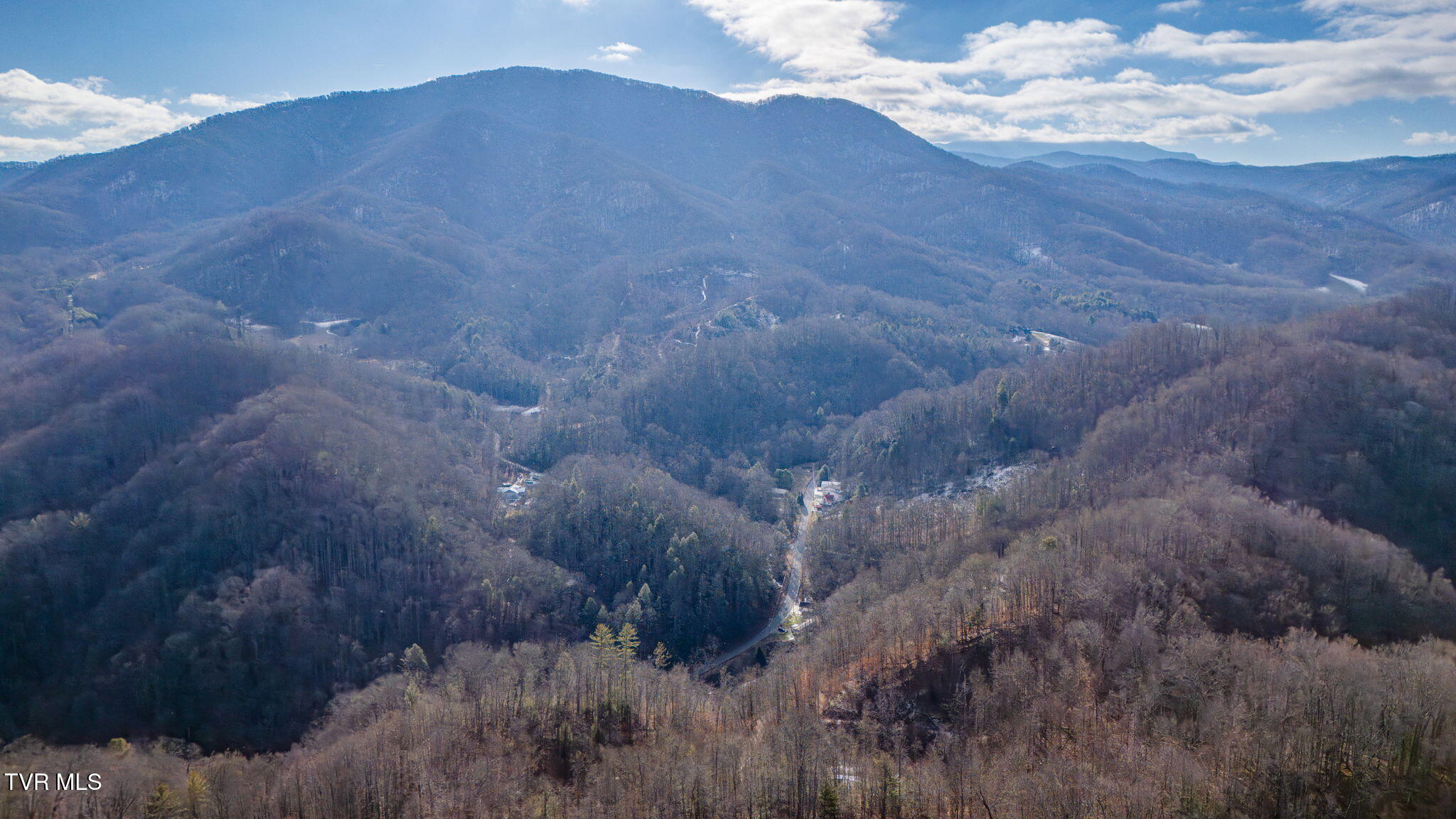 228 Tiger Creek Road Roan Mountain, TN 37687 - Photo 37 of 38 117