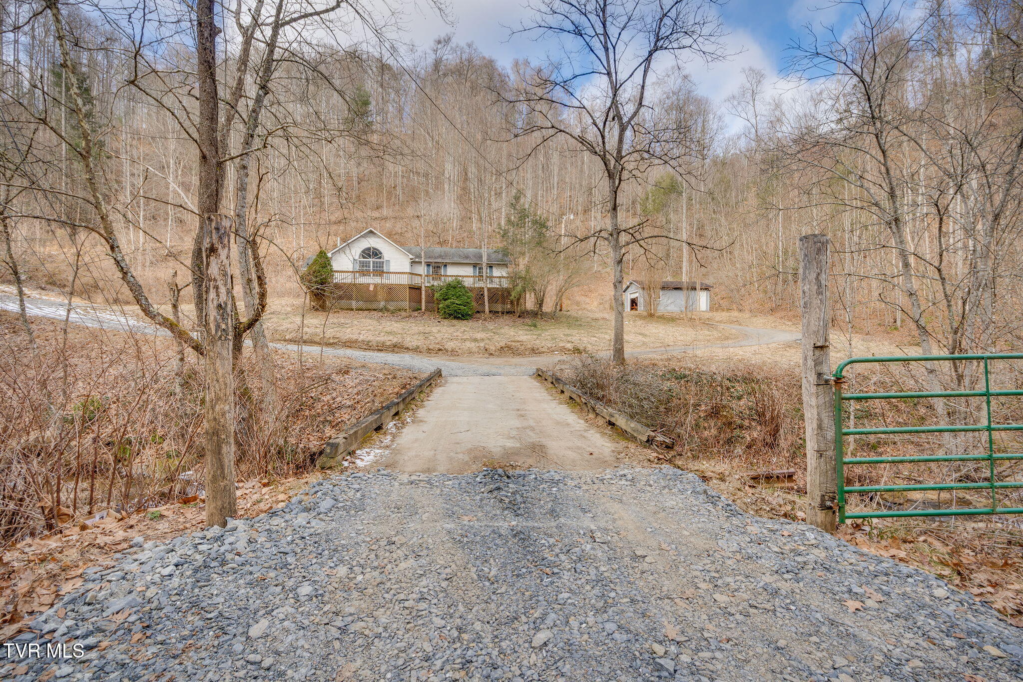 228 Tiger Creek Road Roan Mountain, TN 37687 - Photo 7 of 38 015