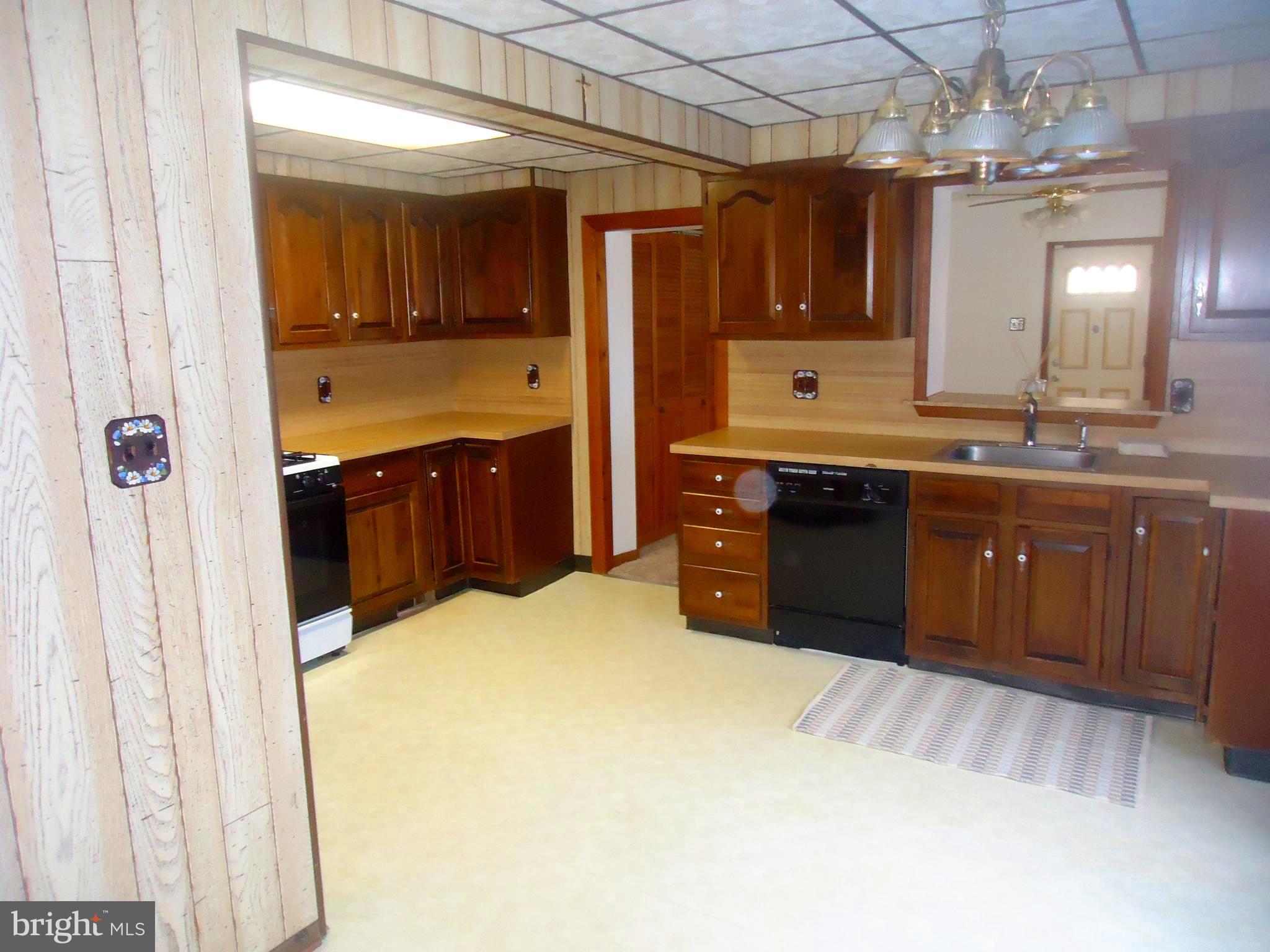 215 Orville Road Baltimore, MD 21221 - Photo 8 of 34 Kitchen