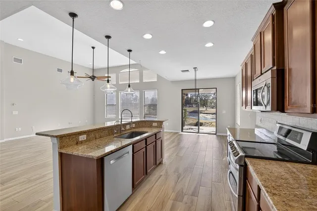 $670,000 | 3315 Ranchdale Drive, Plant City, FL 33566