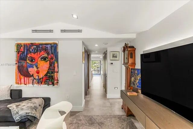 $5,100,000 | 635 Curtiswood Drive, Key Biscayne, FL 33149