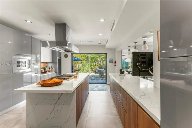 $5,100,000 | 635 Curtiswood Drive, Key Biscayne, FL 33149