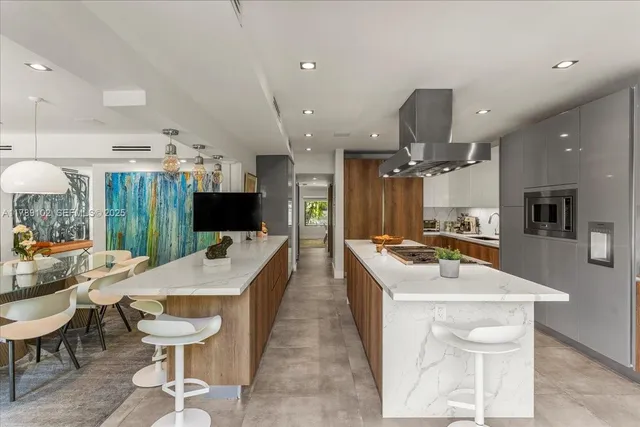 $5,100,000 | 635 Curtiswood Drive, Key Biscayne, FL 33149