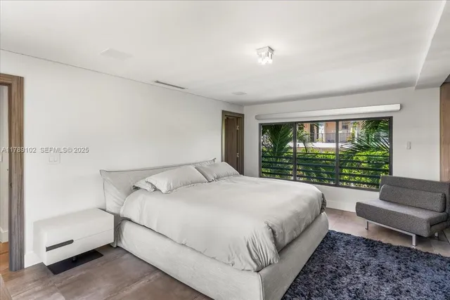 $5,100,000 | 635 Curtiswood Drive, Key Biscayne, FL 33149