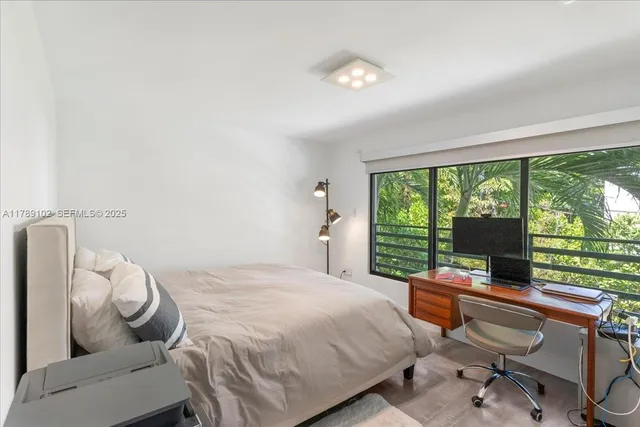 $5,100,000 | 635 Curtiswood Drive, Key Biscayne, FL 33149