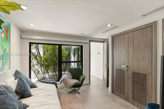 $5,100,000 | 635 Curtiswood Drive, Key Biscayne, FL 33149